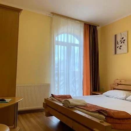 Kalyna Hotel *